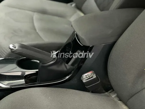 Toyota Corolla 2021 White Used for Sale - 3