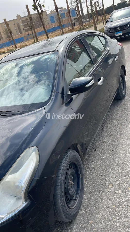 نيسان صنى 2018 أبيض مستعملة للبيع - 4