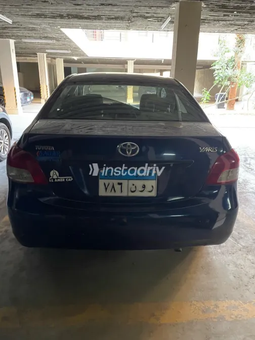 تويوتا ياريس 2007 أبيض مستعملة للبيع - 3