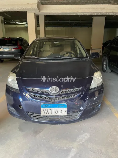 تويوتا ياريس 2007 أبيض مستعملة للبيع - 4