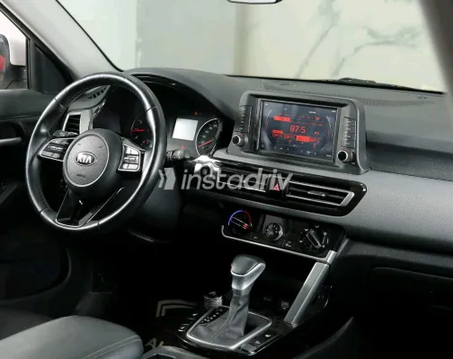 كيا سيلتوس 2022 أبيض مستعملة للبيع - 4