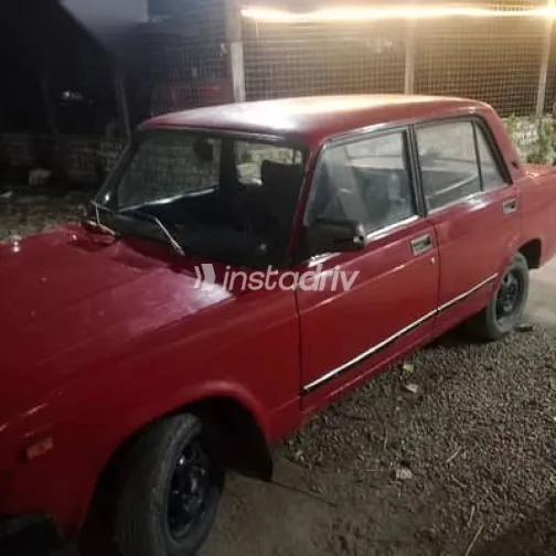 لادا 2105 1983 أحمر مستعملة للبيع - 1