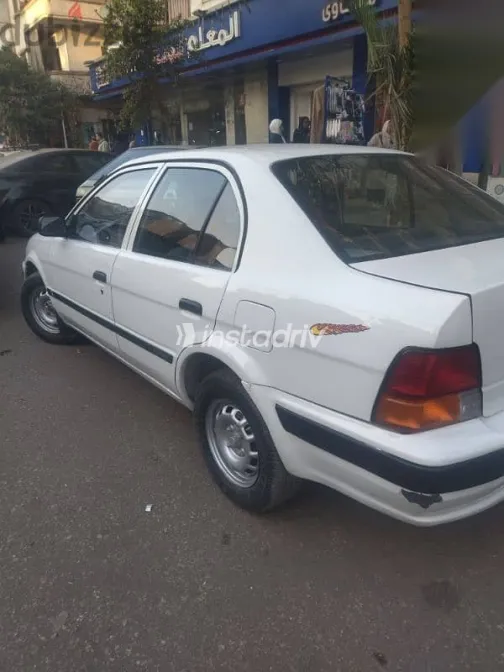 تويوتا كرسيدا 1997 أبيض مستعملة للبيع - 2