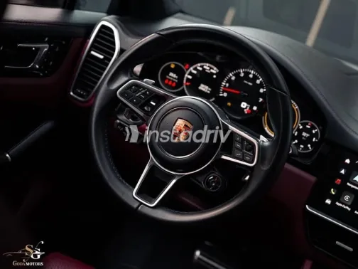 بورش كايين 2023 رمادي مستعملة للبيع - 3