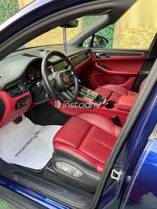 بورش ماكان 2022 أزرق غامق مستعملة للبيع - 4