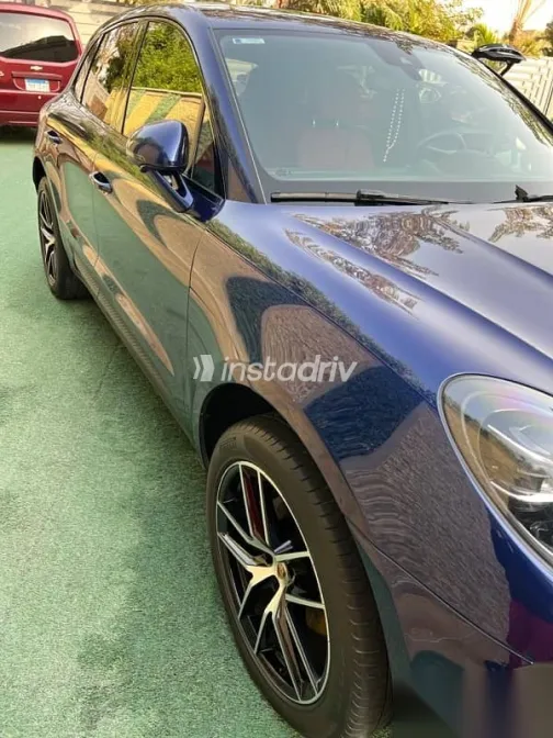 بورش ماكان 2022 أزرق غامق مستعملة للبيع - 5