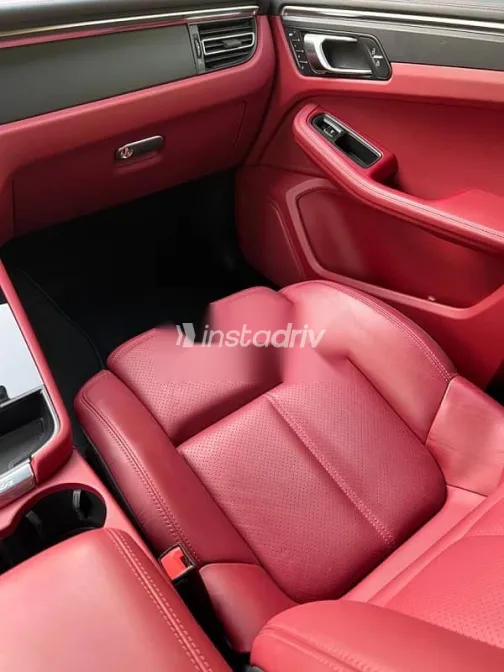 بورش ماكان 2022 أزرق غامق مستعملة للبيع - 9