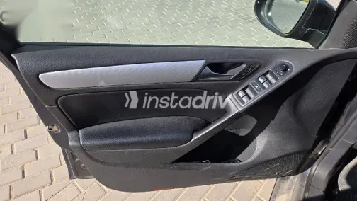 فولكس فاغن جولف 2012 أزرق غامق مستعملة للبيع - 5