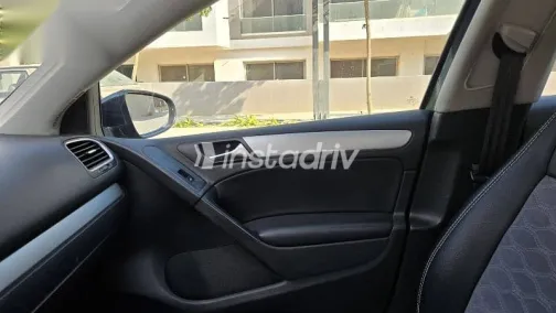 فولكس فاغن جولف 2012 أزرق غامق مستعملة للبيع - 7