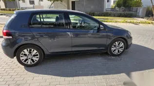 فولكس فاغن جولف 2012 أزرق غامق مستعملة للبيع