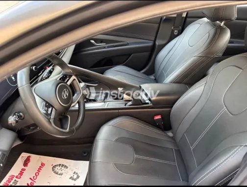 Hyundai Elantra CN7 2021 White Used for Sale - 1