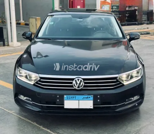 Volkswagen Passat 2019 White Used for Sale - 1