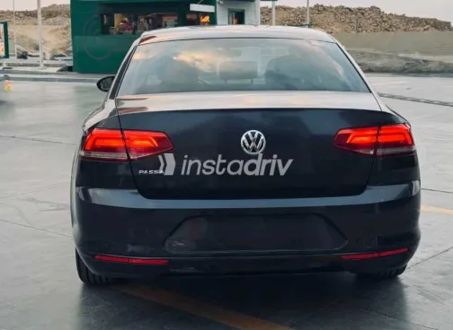 Volkswagen Passat 2019 White Used for Sale - 2