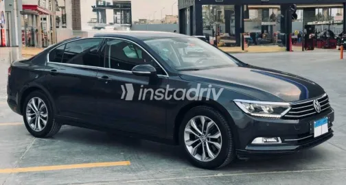 Volkswagen Passat 2019 White Used for Sale - 3
