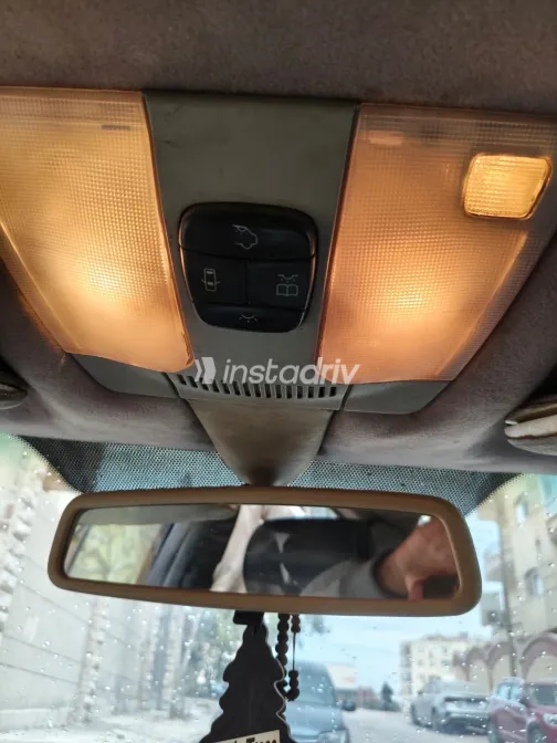 مرسيدس E 200 2000 أبيض مستعملة للبيع - 1