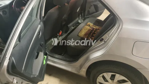 تويوتا كورولا 2018 أبيض مستعملة للبيع - 2