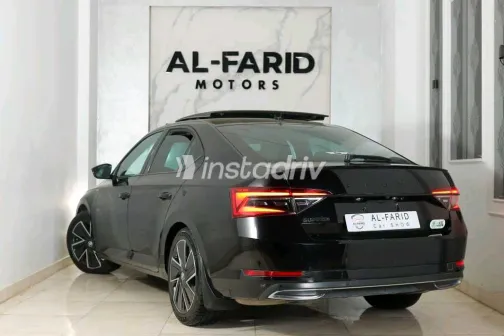 سكودا سوبيرب 2022 أبيض مستعملة للبيع - 1