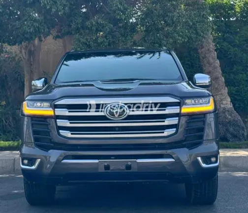 Toyota Land Cruiser 2022 White Used for Sale - 9