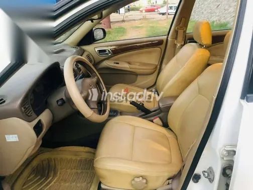 نيسان صنى 2006 أبيض مستعملة للبيع - 7