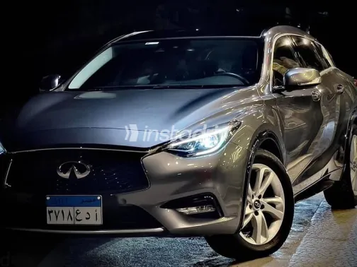 انفينيتي Q30 2018 رمادي مستعملة للبيع - 1