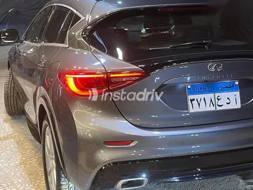 انفينيتي Q30 2018 رمادي مستعملة للبيع - 4