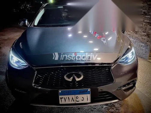 انفينيتي Q30 2018 رمادي مستعملة للبيع - 6