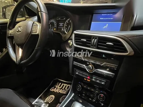 انفينيتي Q30 2018 رمادي مستعملة للبيع - 7