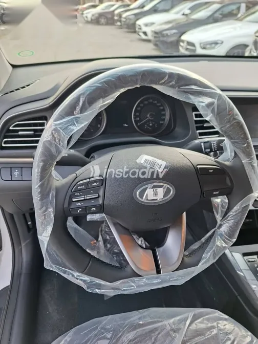 تويوتا كورولا 2026 أبيض جديدة للبيع - 4