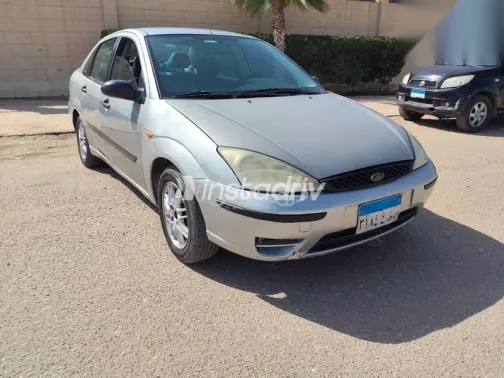فورد فوكس 2004 فضي مستعملة للبيع - 2