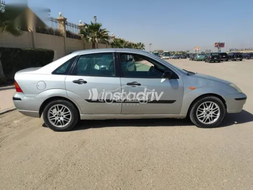 فورد فوكس 2004 فضي مستعملة للبيع - 5