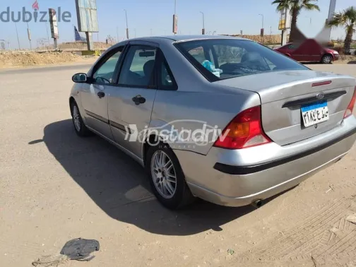 فورد فوكس 2004 فضي مستعملة للبيع - 6