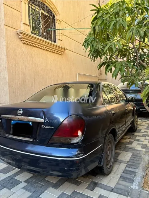 نيسان صنى 2008 أزرق غامق مستعملة للبيع - 3