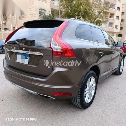 Volvo XC60 2016 Brown Used for Sale - 1