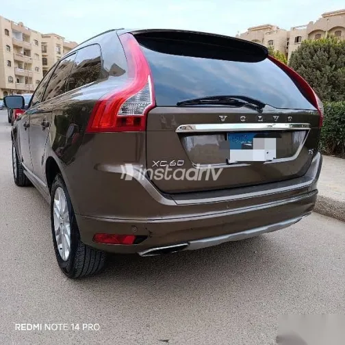 Volvo XC60 2016 Brown Used for Sale - 2