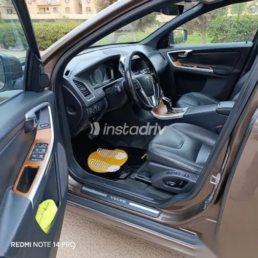 Volvo XC60 2016 Brown Used for Sale - 6