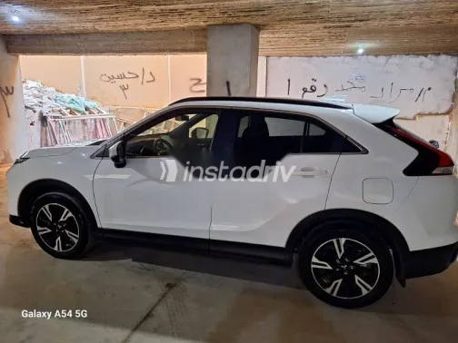 Mitsubishi Eclipse 2024 White Used for Sale - 3