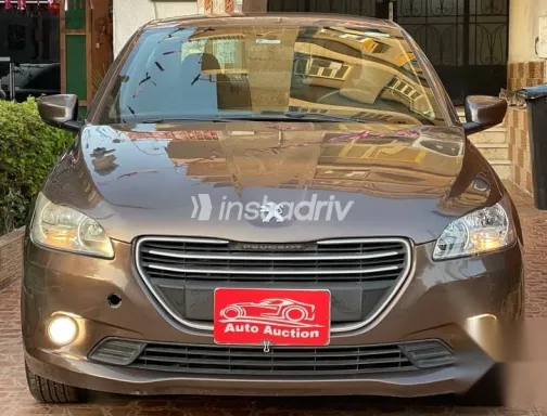 بيجو 301 2014 بني مستعملة للبيع - 1