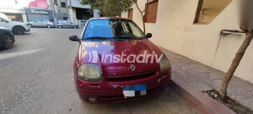 رينو كليو 2001 أحمر مستعملة للبيع - 1