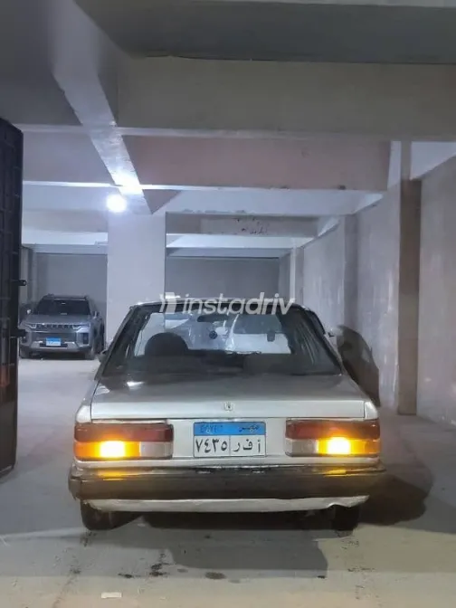 مازدا 323 1982 رمادي مستعملة للبيع - 5