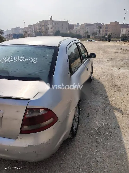 بروتون ساجا 2010 فضي مستعملة للبيع - 9