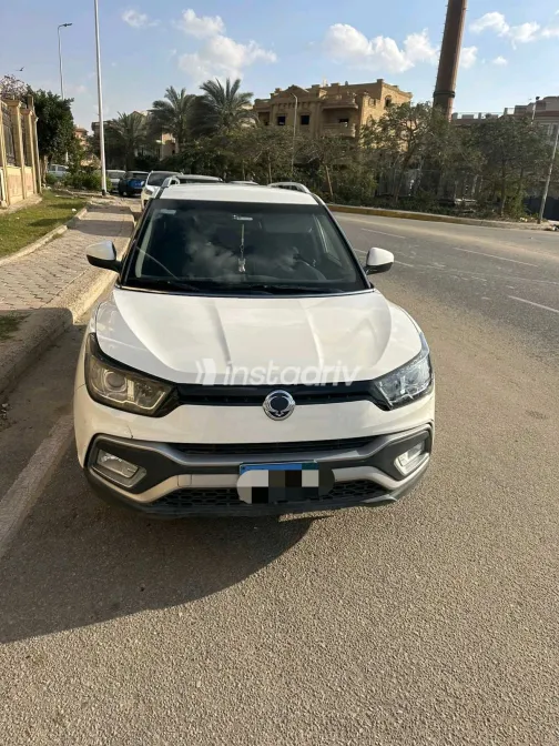 سانج يونج تيفولى 2019 أبيض مستعملة للبيع - 1