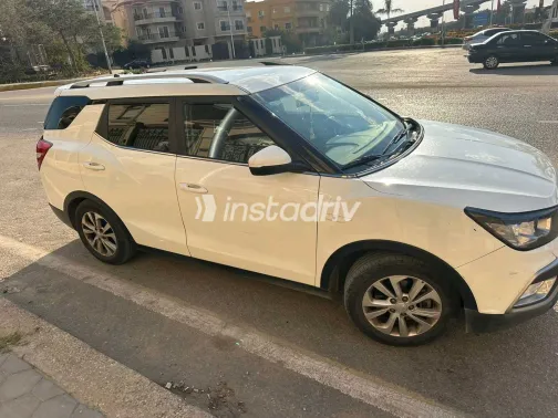 سانج يونج تيفولى 2019 أبيض مستعملة للبيع - 2