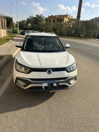 سانج يونج تيفولى 2019 أبيض مستعملة للبيع