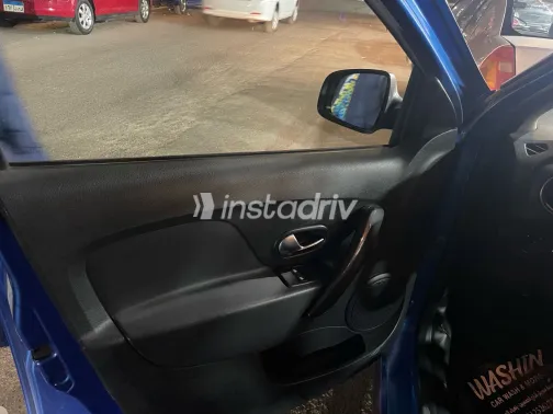 Renault Sandero Step Way 2018 White Used for Sale - 3