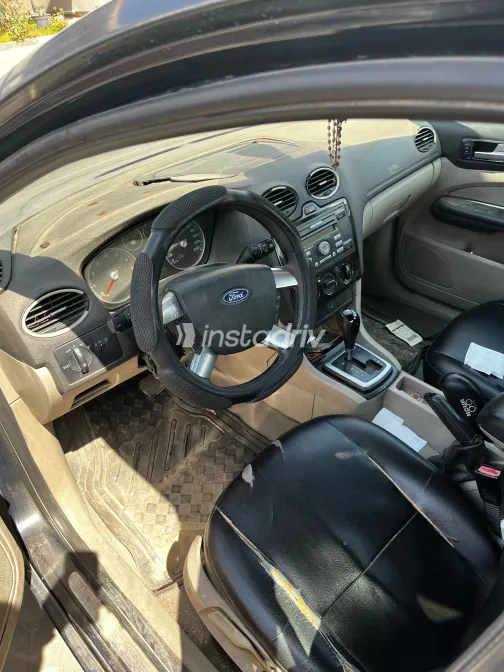 فورد فوكس 2007 أبيض مستعملة للبيع - 4