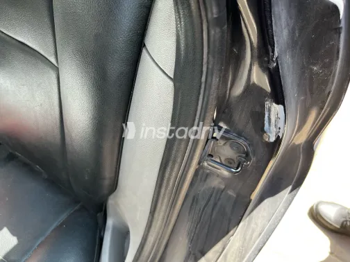 فورد فوكس 2007 أبيض مستعملة للبيع - 6