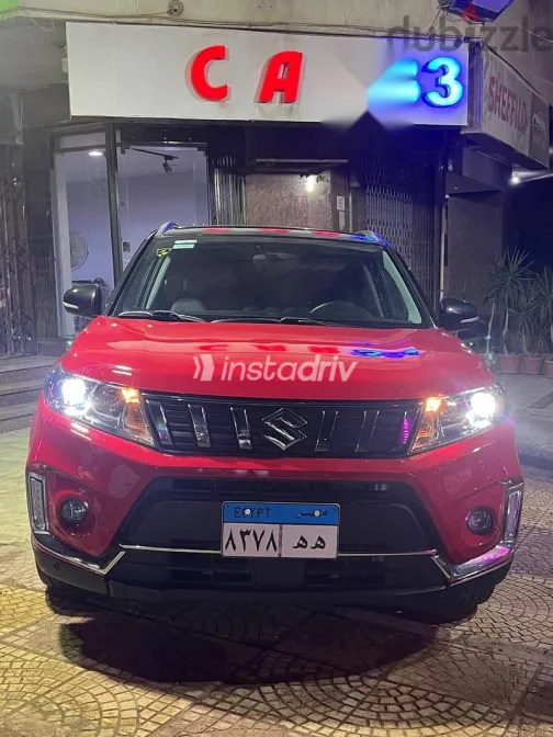 سوزوكى فيتارا 2023 أحمر مستعملة للبيع - 2