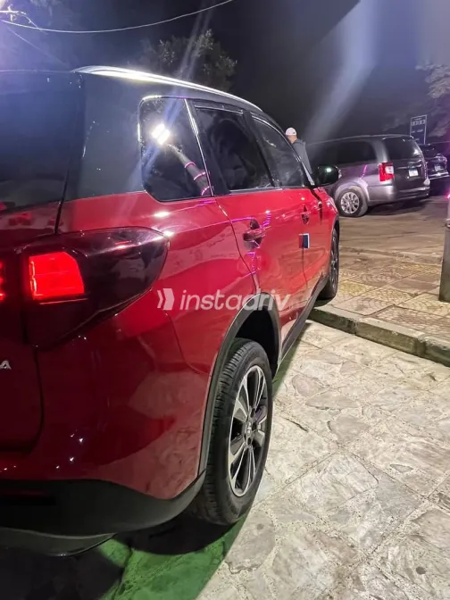 سوزوكى فيتارا 2023 أحمر مستعملة للبيع - 9