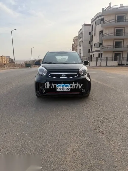 كيا بيكانتو 2015 أسود مستعملة للبيع - 1