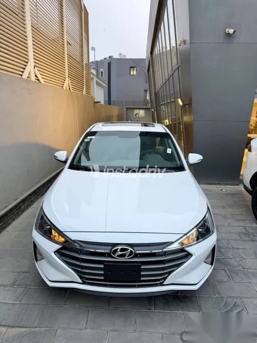 هيونداي إلنترا 2026 أبيض جديدة للبيع - 2